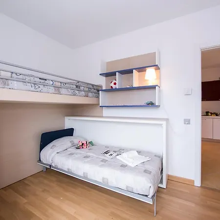 Prestige Du Lac 38 *
